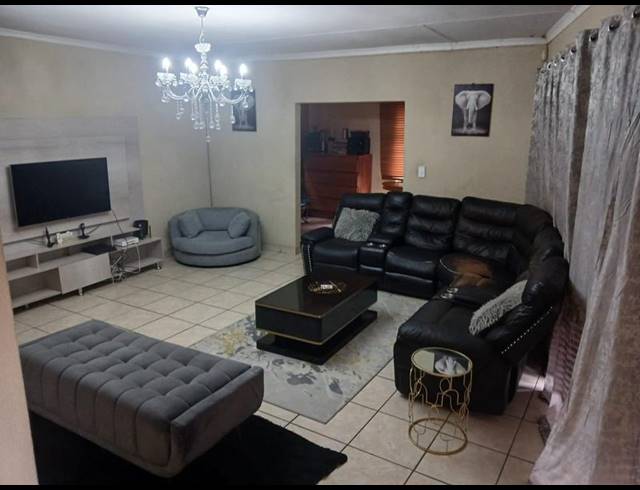 3 BEDROOM HOUSE FOR SALE IN NATURENA